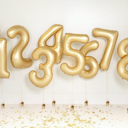 2 Jaar Cijfer Ballon Goud Satijn Folie Leeg 86cm van Partydeco koop je bij Partywinkel