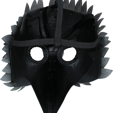 Halloween-maske med sorte fuglefjer