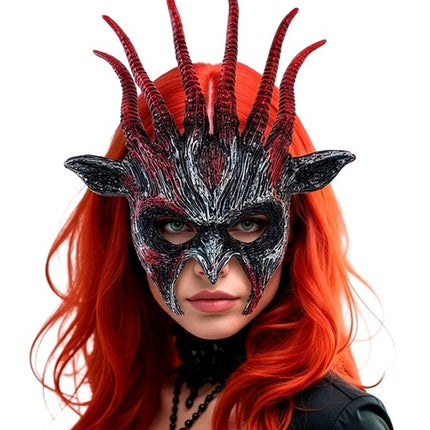MASKE: HELS BEEST