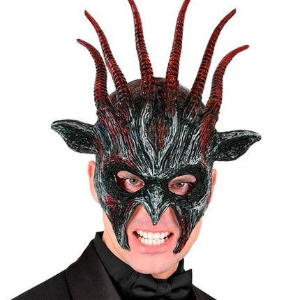 MASKE: HELS BEEST