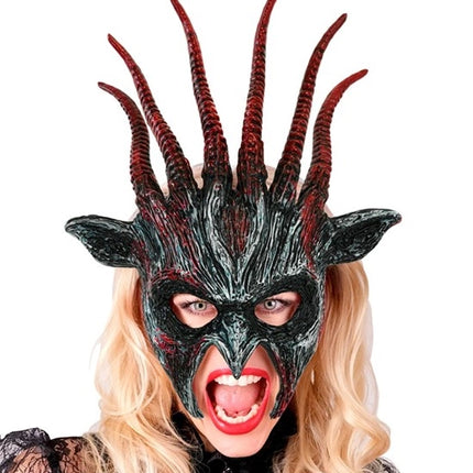 MASKE: HELS BEEST