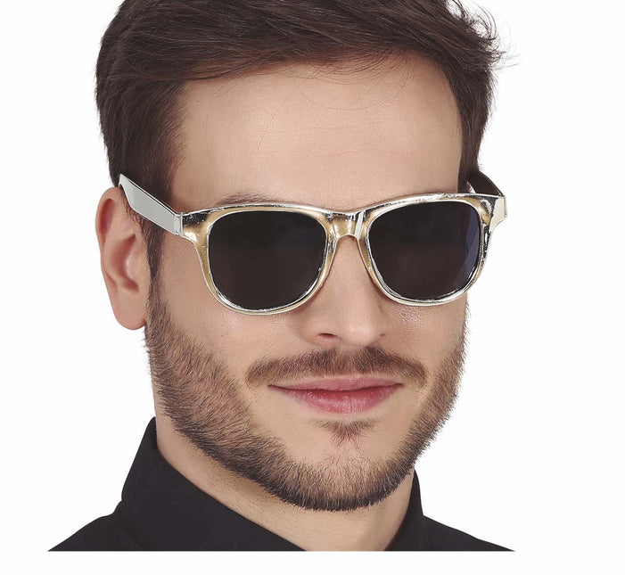 Sølvfarvede briller