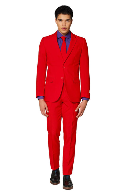 Mænd i rødt jakkesæt <tc>OppoSuits</tc>