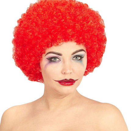 Rød paryk med klovnekrøller