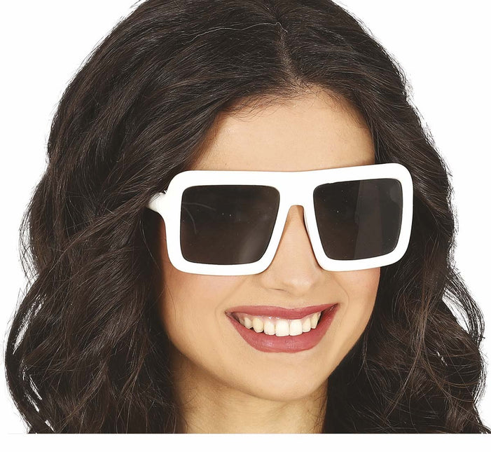 Hvide briller firkantet