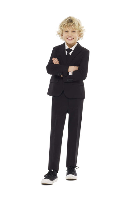 Dreng i sort jakkesæt <tc>OppoSuits</tc>