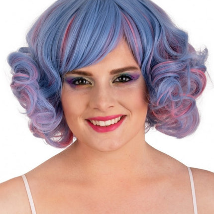 Paryk Arlene kort med krøller pastelblå og pink