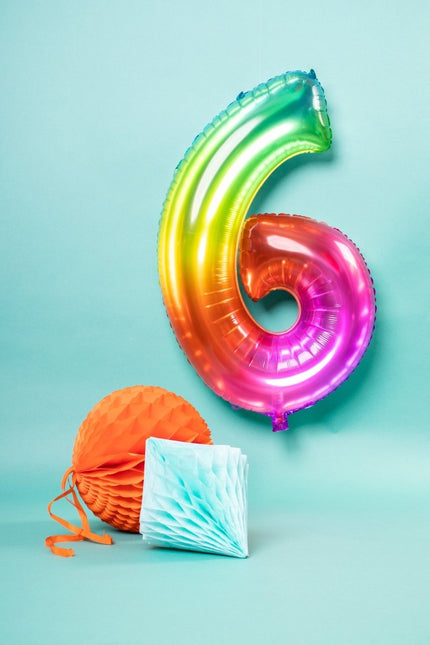 Folie Ballon Cijfer 6 Regenboog XL 81cm leeg van Folat koop je bij Partywinkel