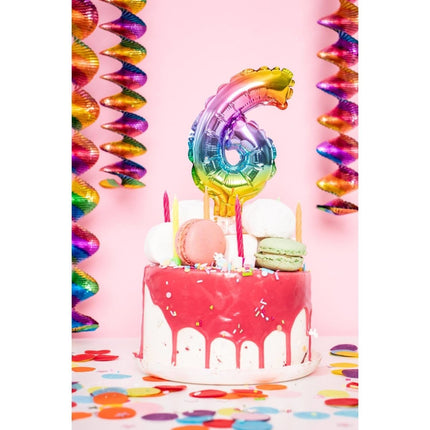 Folie Ballon Cijfer 8 Regenboog 13cm met Stokje van Folat koop je bij Partywinkel