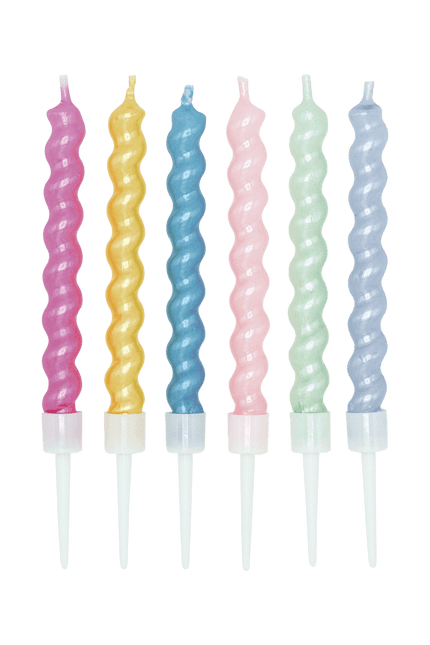 Gekleurde Kaarsen Spiraalvorm 8cm 6st van WeFiesta koop je bij Partywinkel