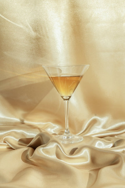 Gouden Tafelloper Satijnen 9m van Partydeco koop je bij Partywinkel