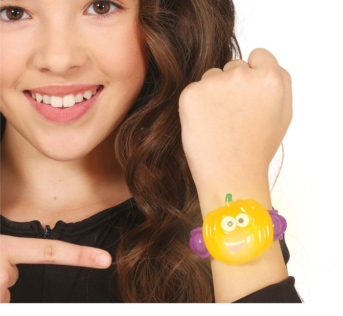 Halloween Armband Pompoen Met Licht 18cm van Fiestas Guirca koop je bij Partywinkel