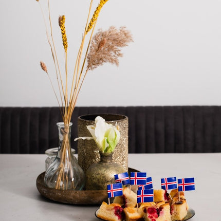 Ijsland Cocktailprikkers Ijsland 6cm 50st van WeFiesta koop je bij Partywinkel