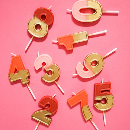 Kaars 2 Jaar Retro Rood 5cm van Folat koop je bij Partywinkel