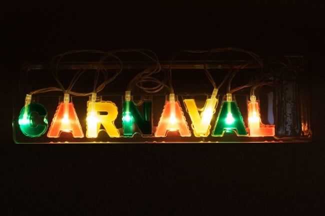 Letterslinger Carnaval Rood Geel Gr van PartyXplosion koop je bij Partywinkel