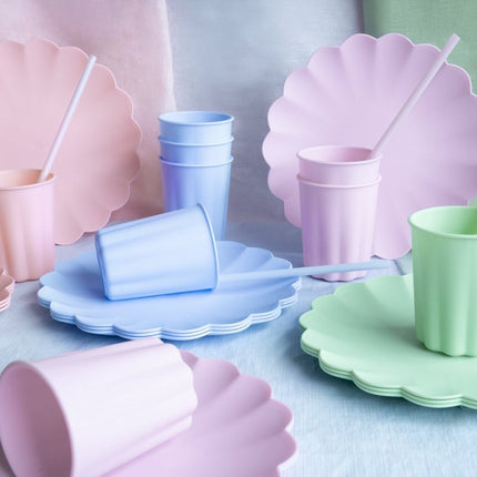 Lichtblauwe Borden 22cm 4st van Partydeco koop je bij Partywinkel