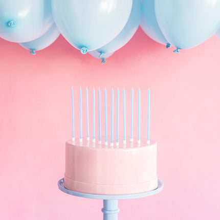 Lichtblauwe Kaarsen 14cm 12st van Partydeco koop je bij Partywinkel