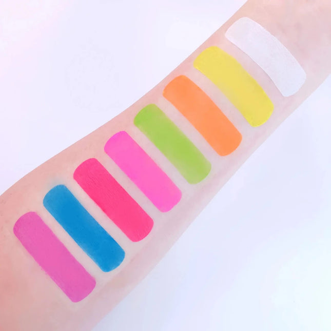 Moon Glow Neon UV Pro Face Paint Cake Pots Intense Purple 36g van Moon Creations koop je bij Partywinkel