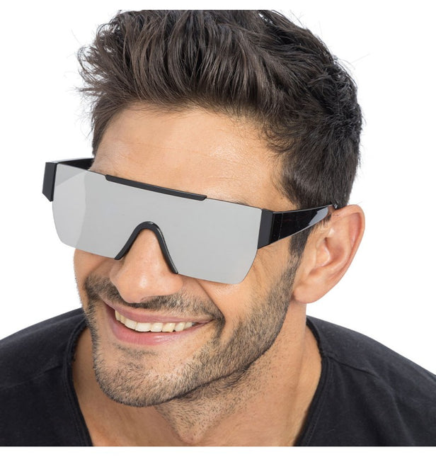 Briller med spejleffekt i sølv - 15 cm x 15 cm x 5,2 cm