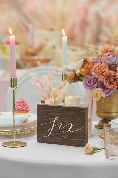 Tafelnummer Six 18cm van Partydeco koop je bij Partywinkel