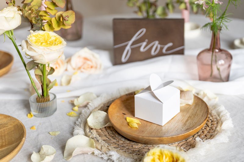 Witte Geschenkdoosjes 6cm 10st van Partydeco koop je bij Partywinkel