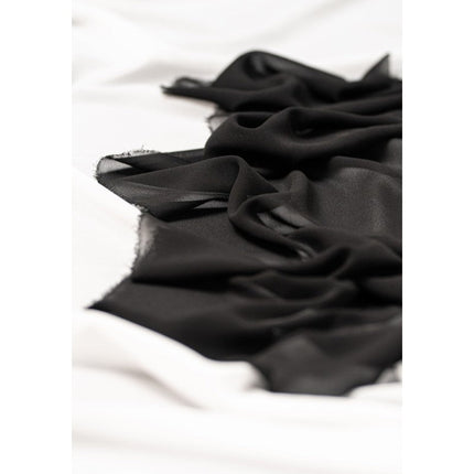 Zwarte Tafelloper Effen 5m van CHAKS koop je bij Partywinkel