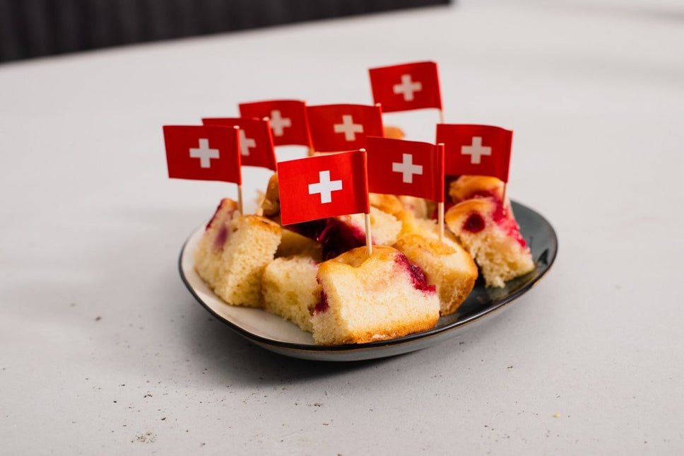 Zwitserland Cocktailprikkers Zwitserland 6cm 50st van WeFiesta koop je bij Partywinkel